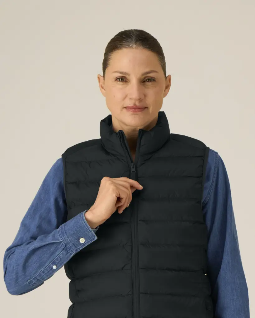 Stella Climber 2.0_Black_Studio_Front_Detail_1.webp