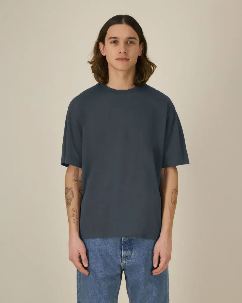 Breezer_India Ink Grey_Studio_Front_Main_1.webp